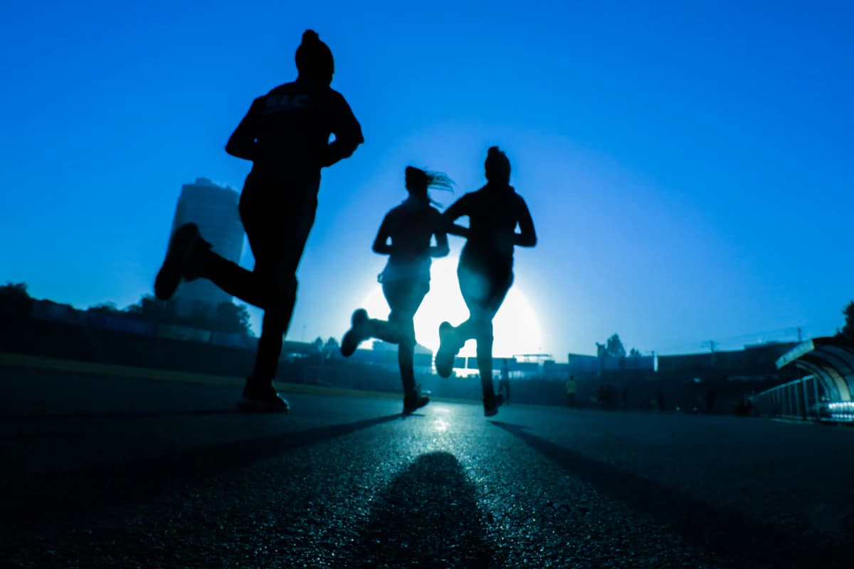 Marcher 10 000 pas pour maigrir : mythe ou vraie stratégie de perte de poids ?